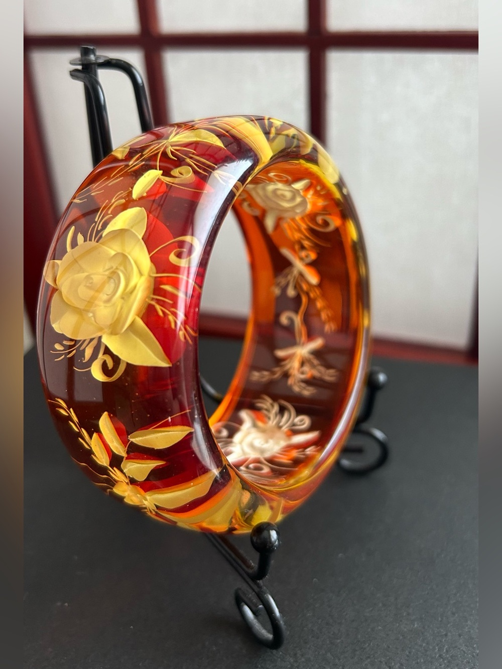 NEW, VINTAGE REVERSED CARVED HONEY LUCITE FLOWER BANGLE BRACELET WIDE. STUNNING